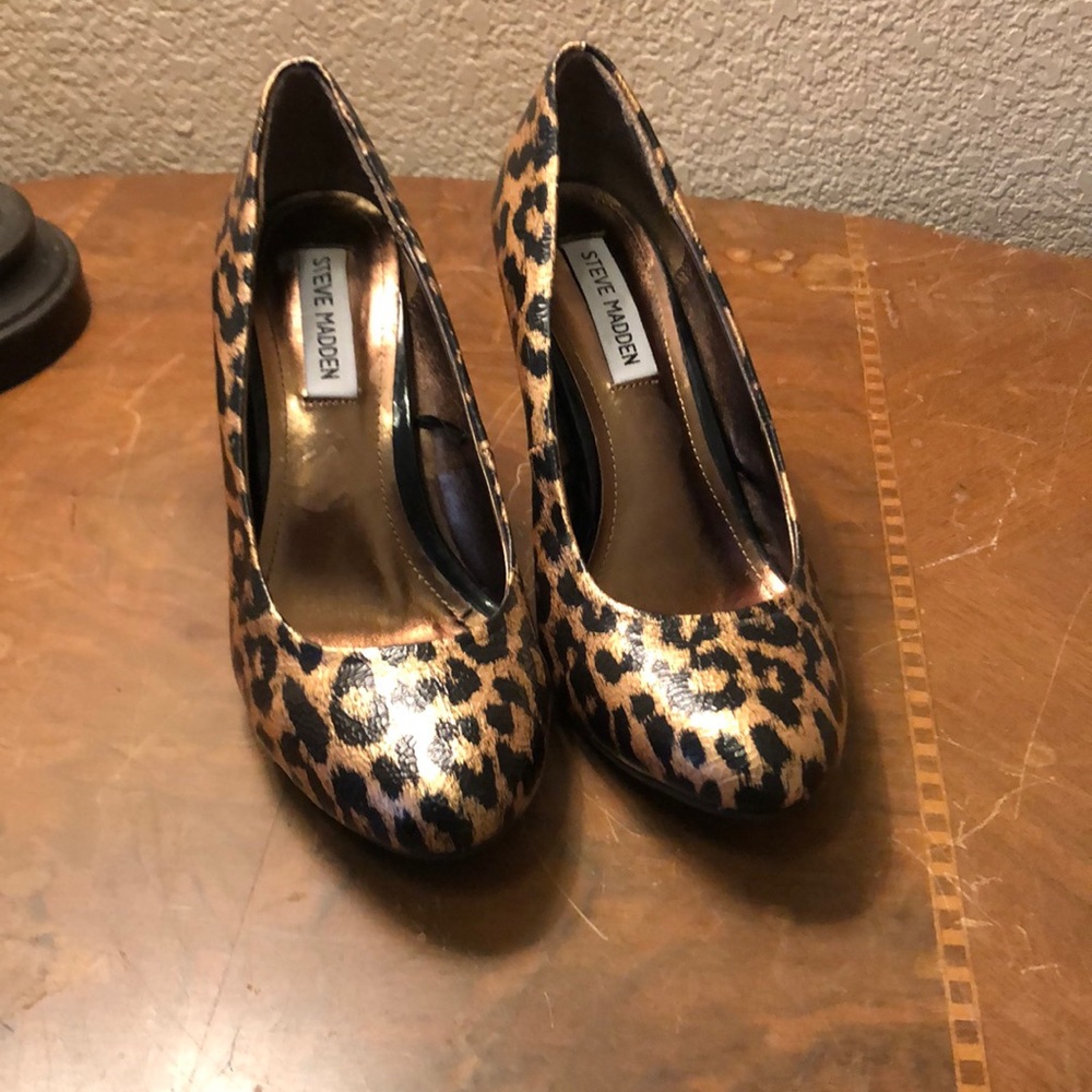 Steve Madden leopard heels